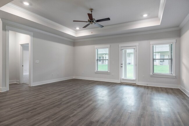 Building Photo - Beautiful 3-Bedroom Townhome