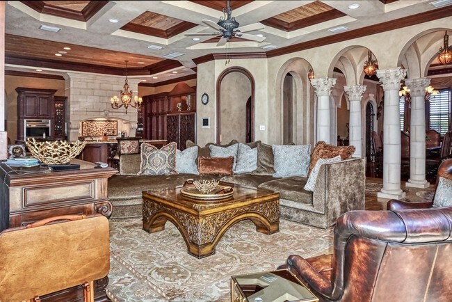 Building Photo - 1363 Oceanview Dr