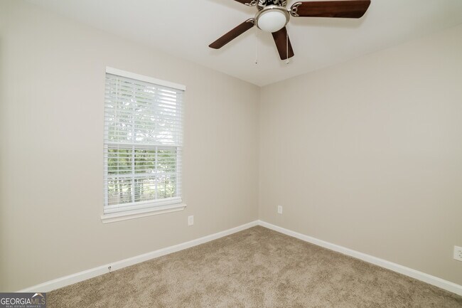 Building Photo - 117 Mayflower Cir