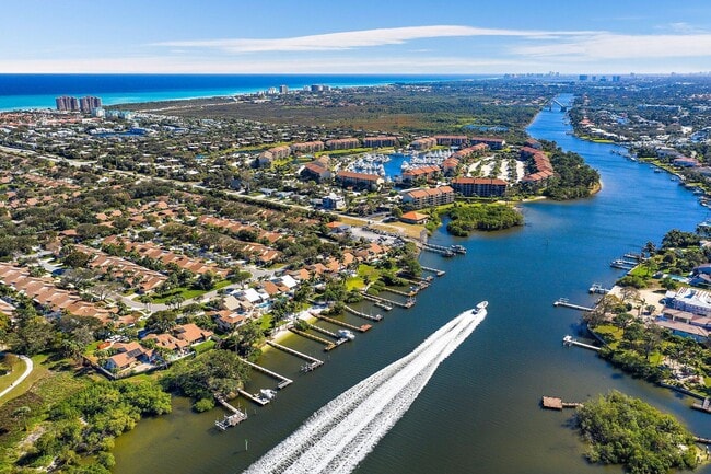 Building Photo - 2301 Marina Isle Way