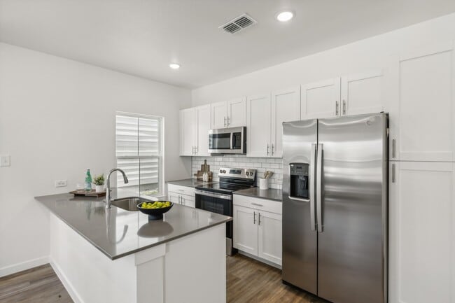 Building Photo - Covey Homes Basswood