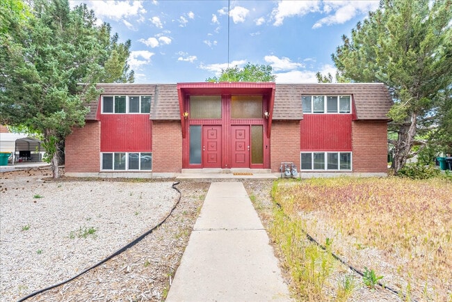 Building Photo - 37 W 600 N St