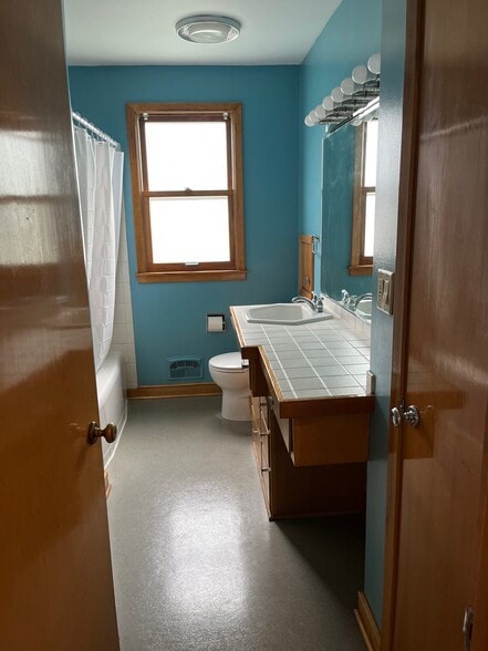 Building Photo - 248 S Orange St