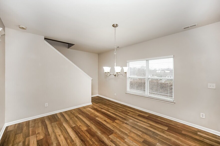 Building Photo - 255 Flanders Dr