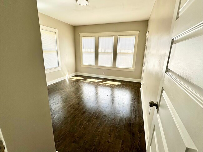 Building Photo - 1704 South St