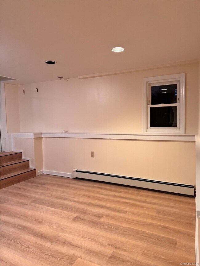 Building Photo - 62 Warwick Rd