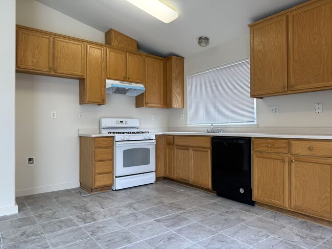 Building Photo - Available Now!!! With fresh paint and new ...
