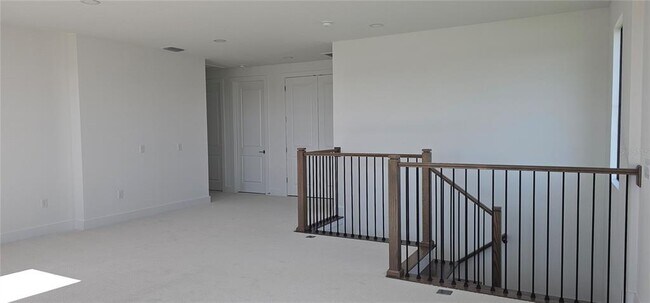 Building Photo - 2625 Waterfront Cir