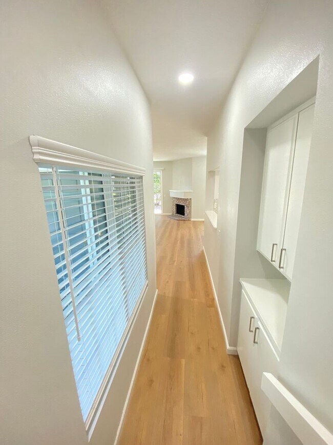 Building Photo - Completely Remodeled 2 Bedroom, 2 Bathroom...
