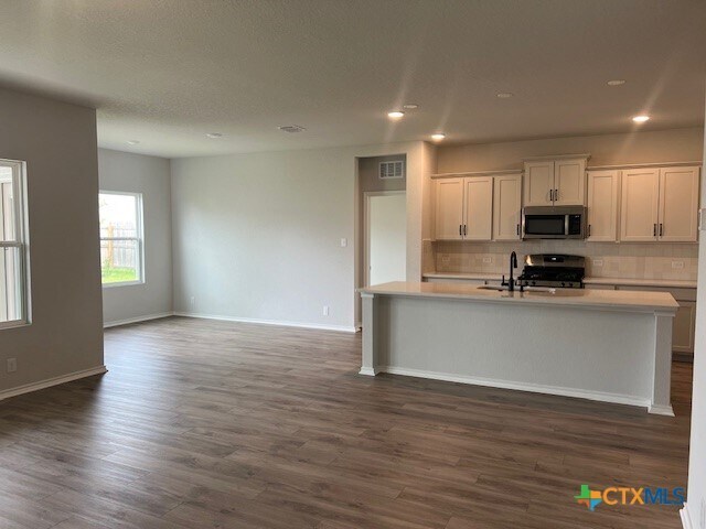 Building Photo - 105 Beveridge Rd