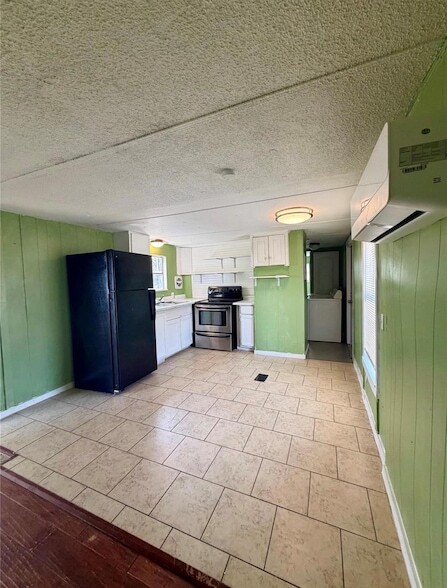 Building Photo - 109 Seminole Dr