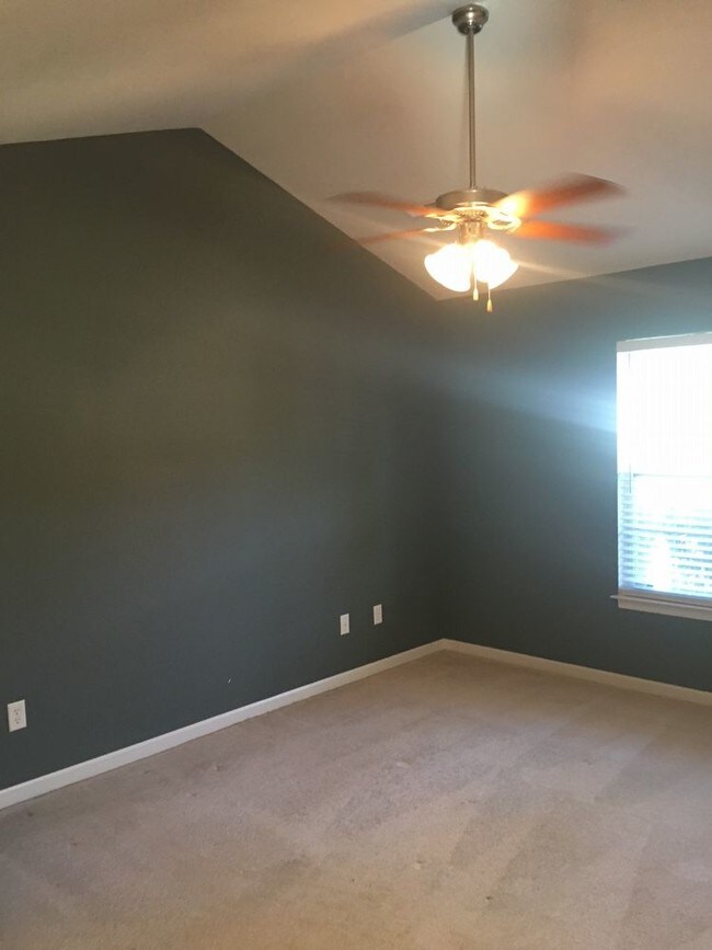 Building Photo - LENA SPRINGS ESTATES