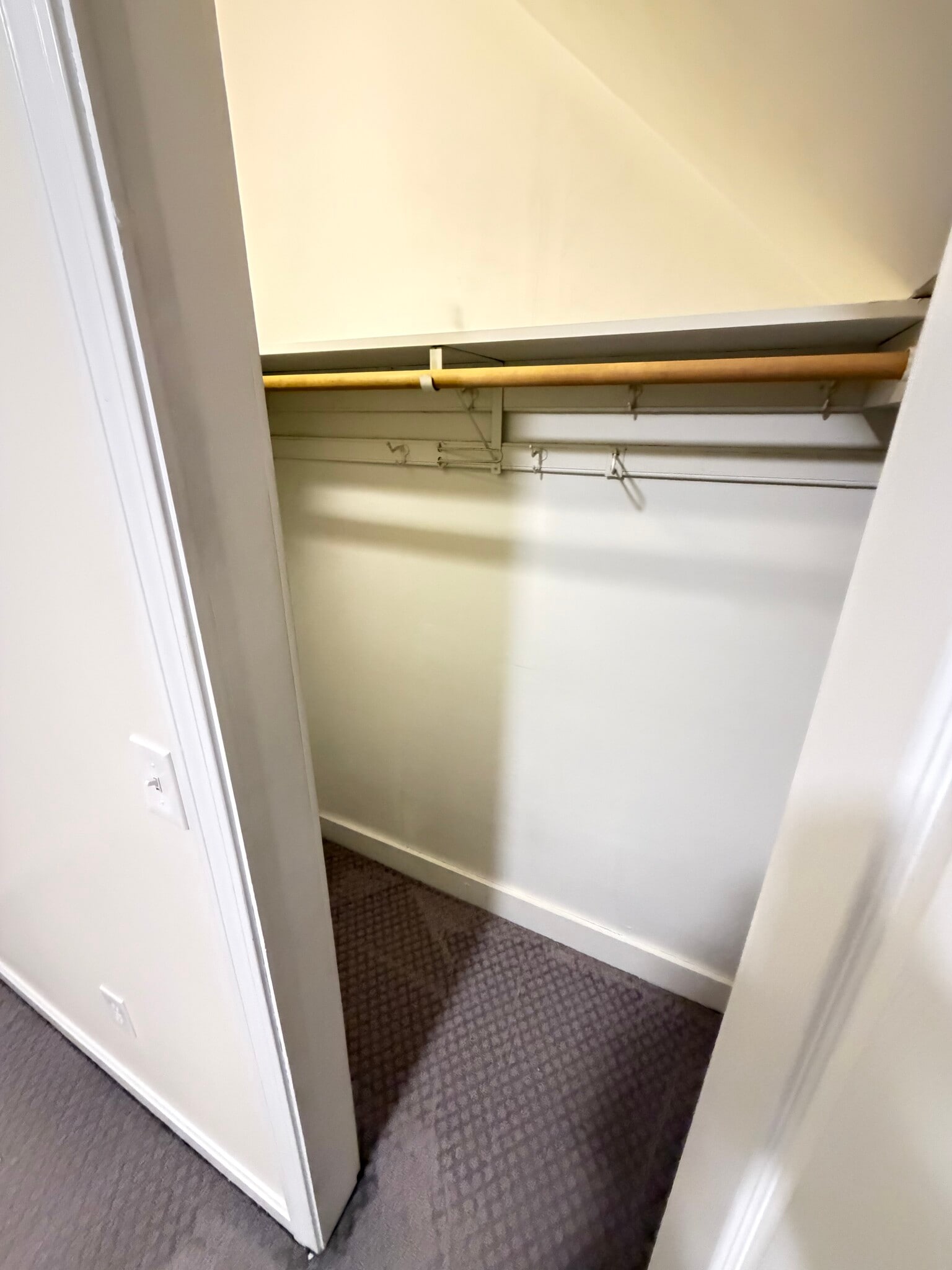 Building Photo - 406 N Broadway