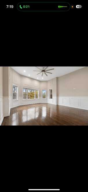 Building Photo - 7836 S Kingston Ave