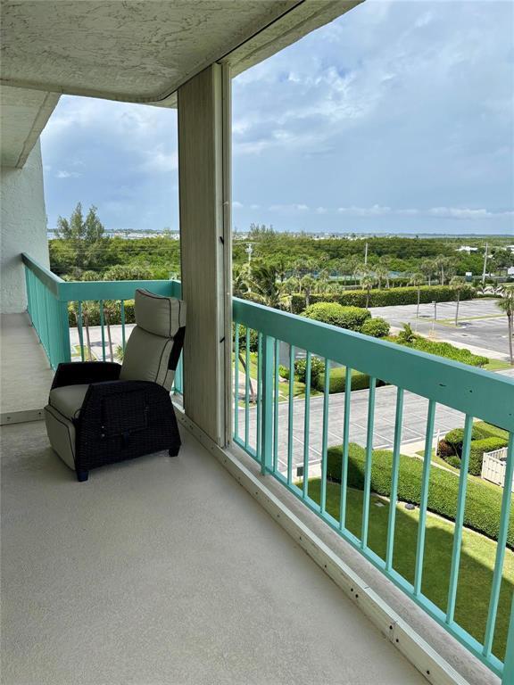 Building Photo - 9940 S Ocean Dr