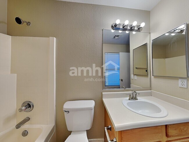 Building Photo - 2205 E 35th Ave