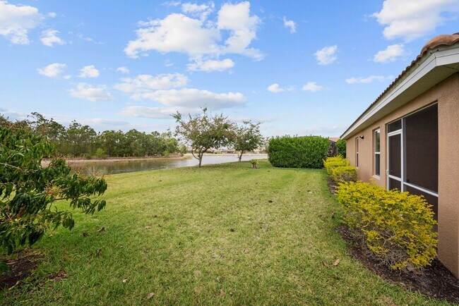 Building Photo - Newer-construction 3-bedroom, 2-bath home in Fort Myers
