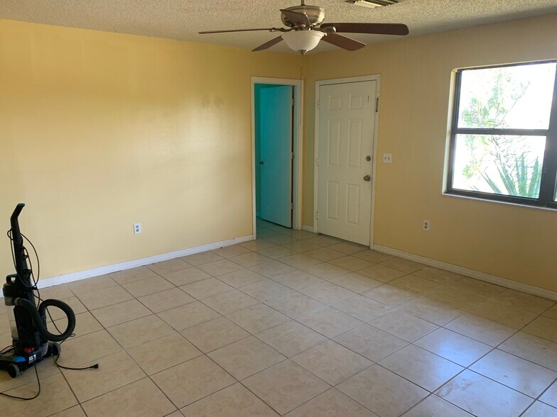 Building Photo - 7121 Burnsville St