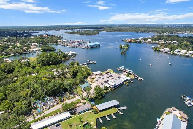 Building Photo - 222 NE 1st Ave