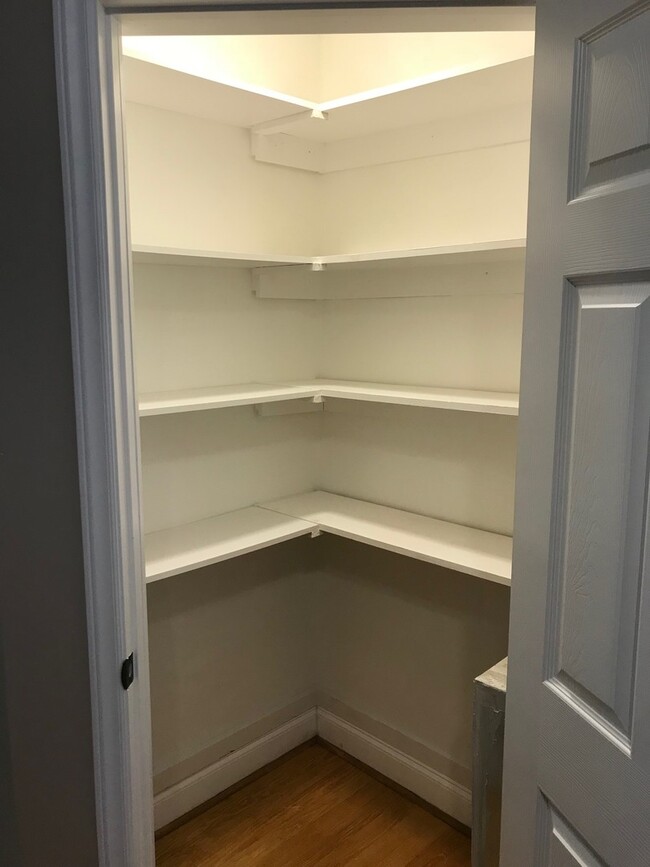 Building Photo - Beautiful 3 Bed 3.5 Bath House