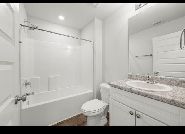 Building Photo - 5832 Viking Wy