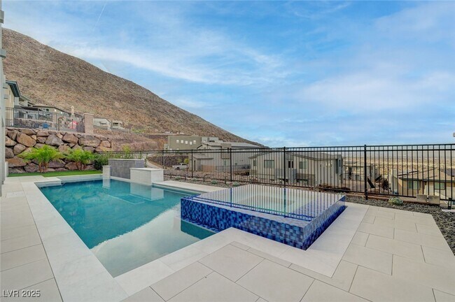 Building Photo - 510 Duvet Ct