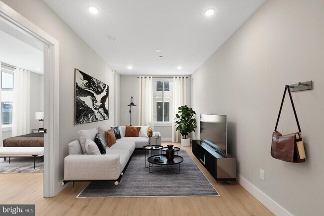 Primary Photo - 1144 Frankford Ave