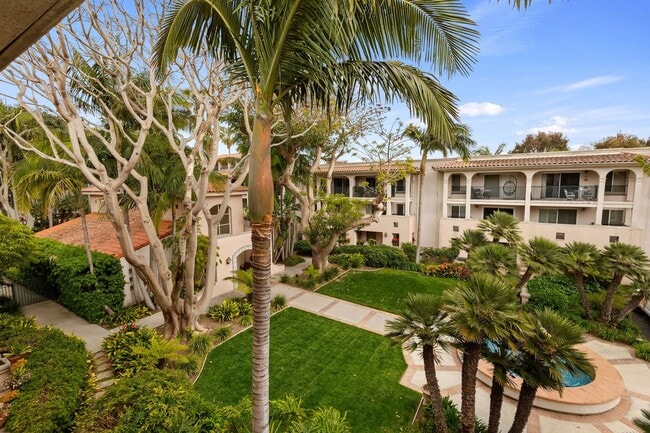 Building Photo - Total Quality Living! El Escorial Villas at East Beach~