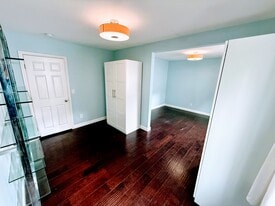 Building Photo - 949 62nd St