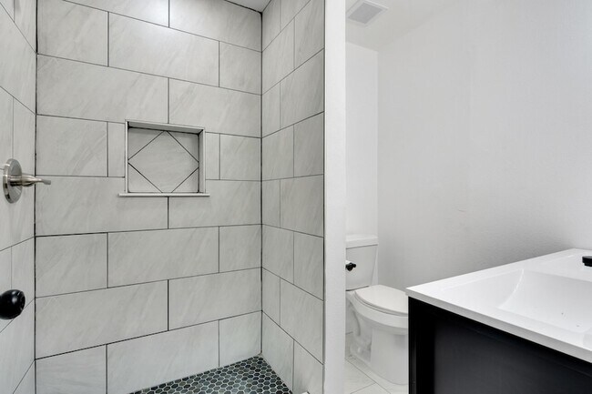 Building Photo - 6124 Sundown Dr