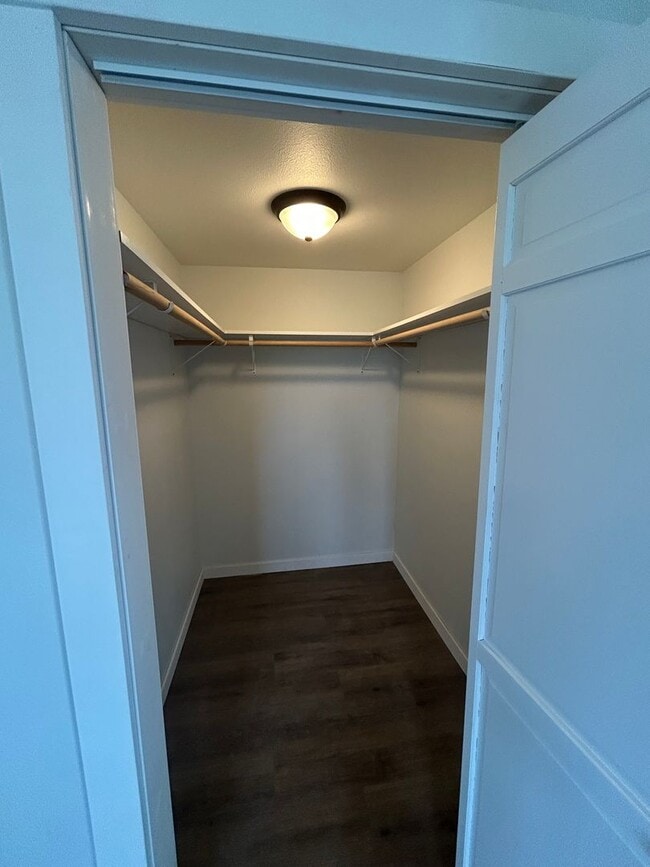 Building Photo - Fully Remodeled Five Bedroom House for Rent!
