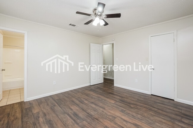 Building Photo - 414 Shenandoah Rd N