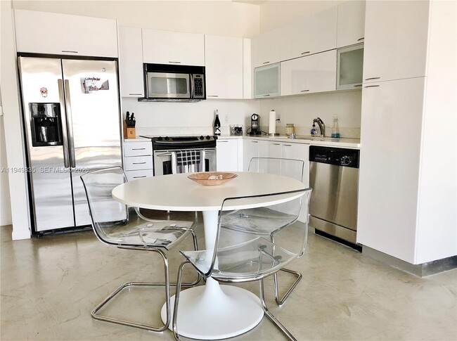 Building Photo - 234 NE 3rd St