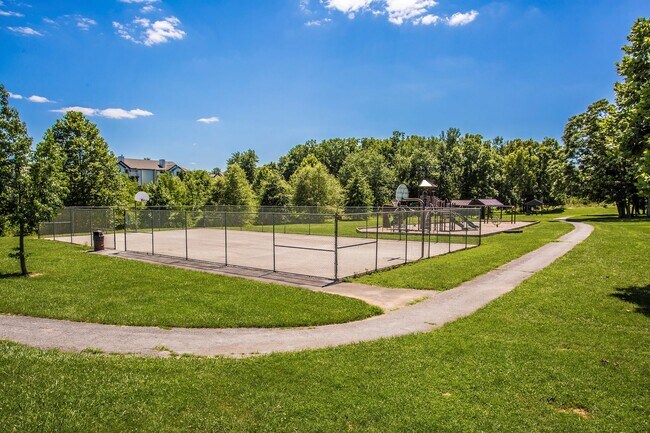 Building Photo - Condo Close to Downtown Frederick