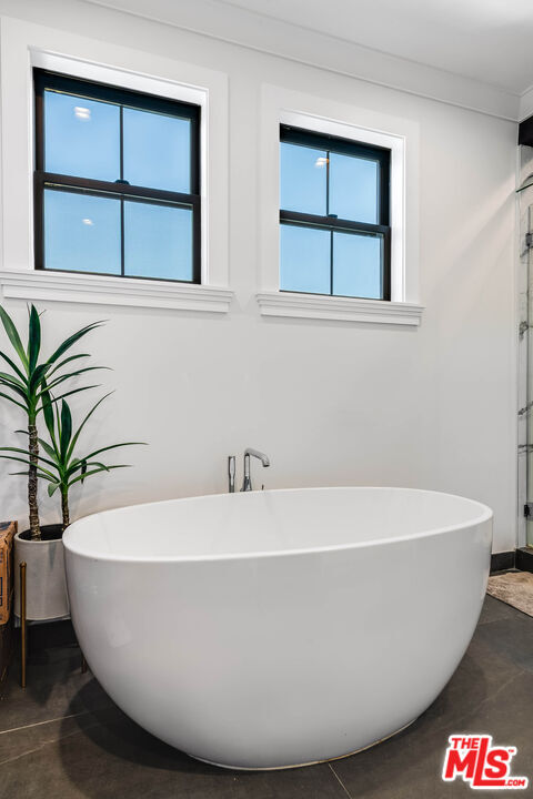 Building Photo - 4268 Colbath Ave