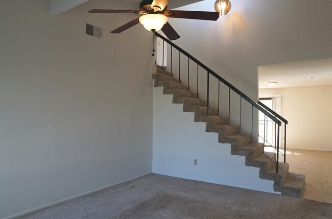 Building Photo - 6087 Montecito Cir