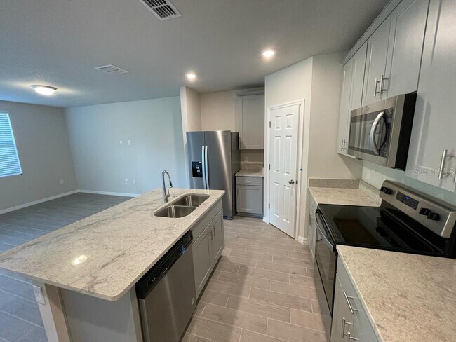 Building Photo - 418 Legacy Lp