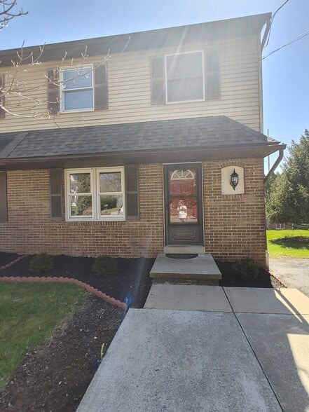 Primary Photo - 110 Froelich Ave