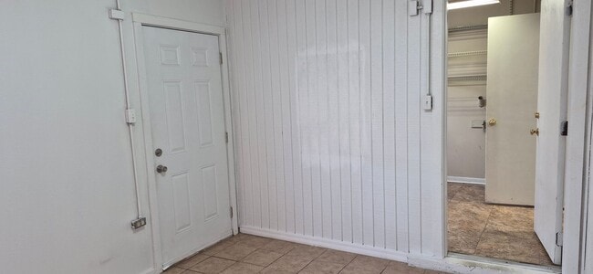 Building Photo - Establish Home and Neighborhood