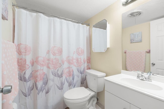 Building Photo - 1971 SE 5th Ct