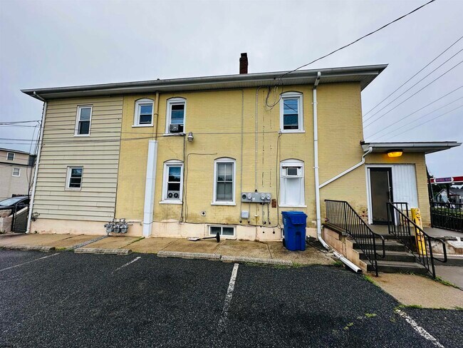 Building Photo - 101 S Harding Hwy