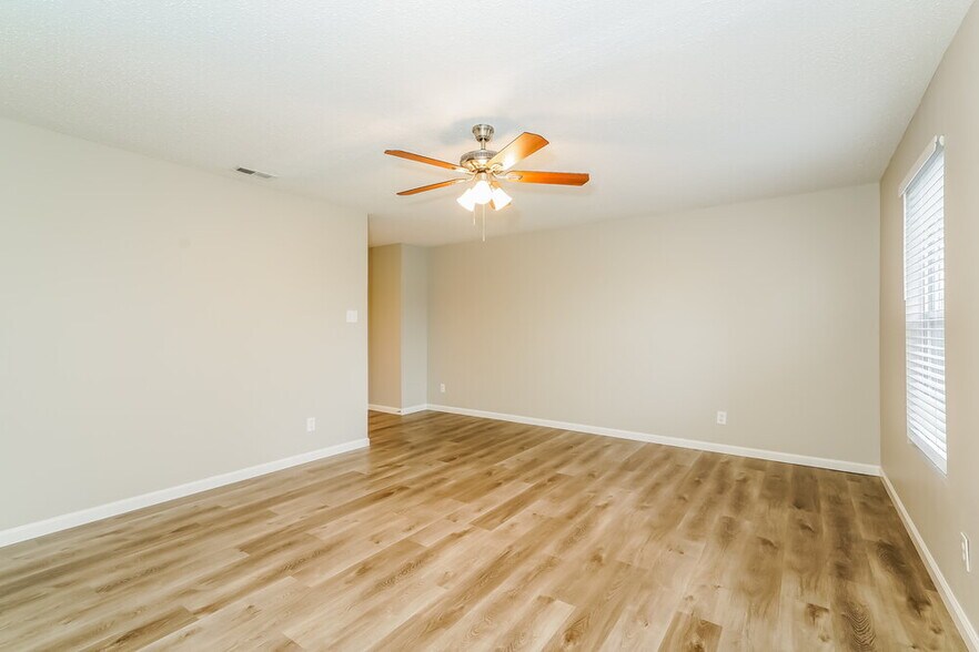 Building Photo - 8418 Spring Wind Dr