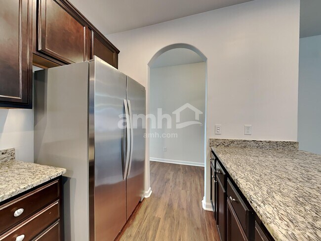 Building Photo - 125 Bur Oak Dr