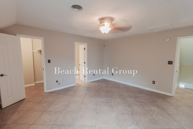 Building Photo - End Unit Townhouse in Myrtle Beach