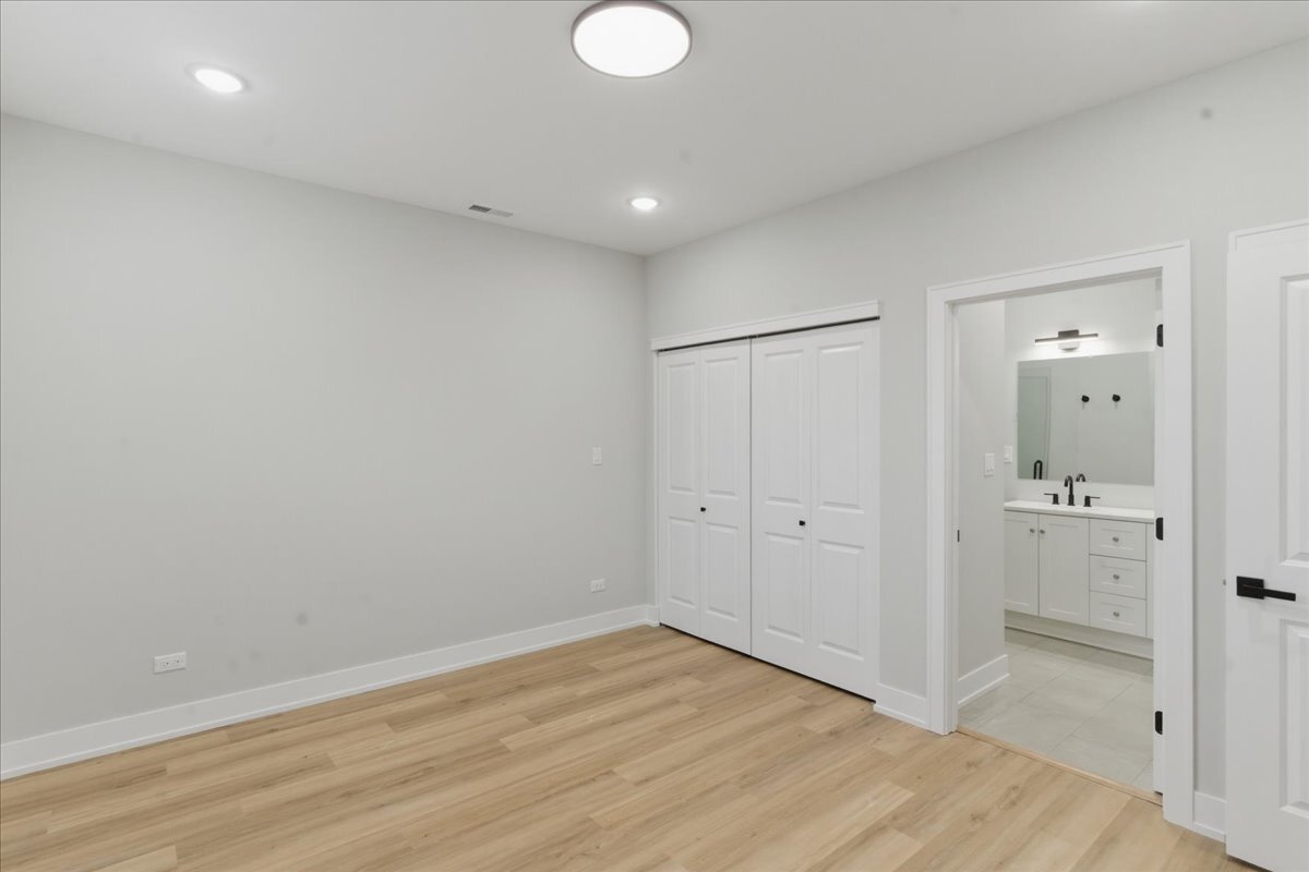 Building Photo - 6222 S King Dr