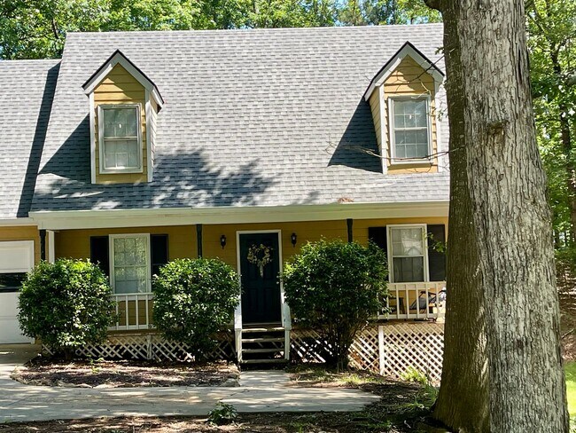 Building Photo - 3 BR 2 1/2 Bath home located off Mitchell ...