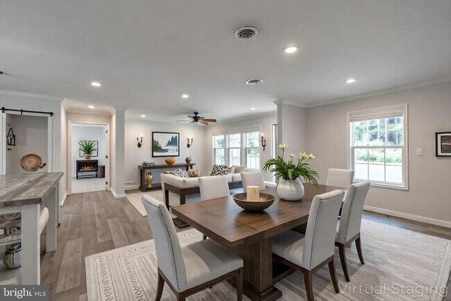 Building Photo - 307 Larkspur Rd