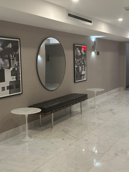 Building Photo - 11 Island Ave