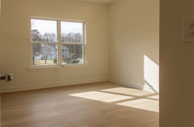 Building Photo - 5395 Toano Rd