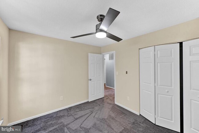 Building Photo - 801 High Plain Dr